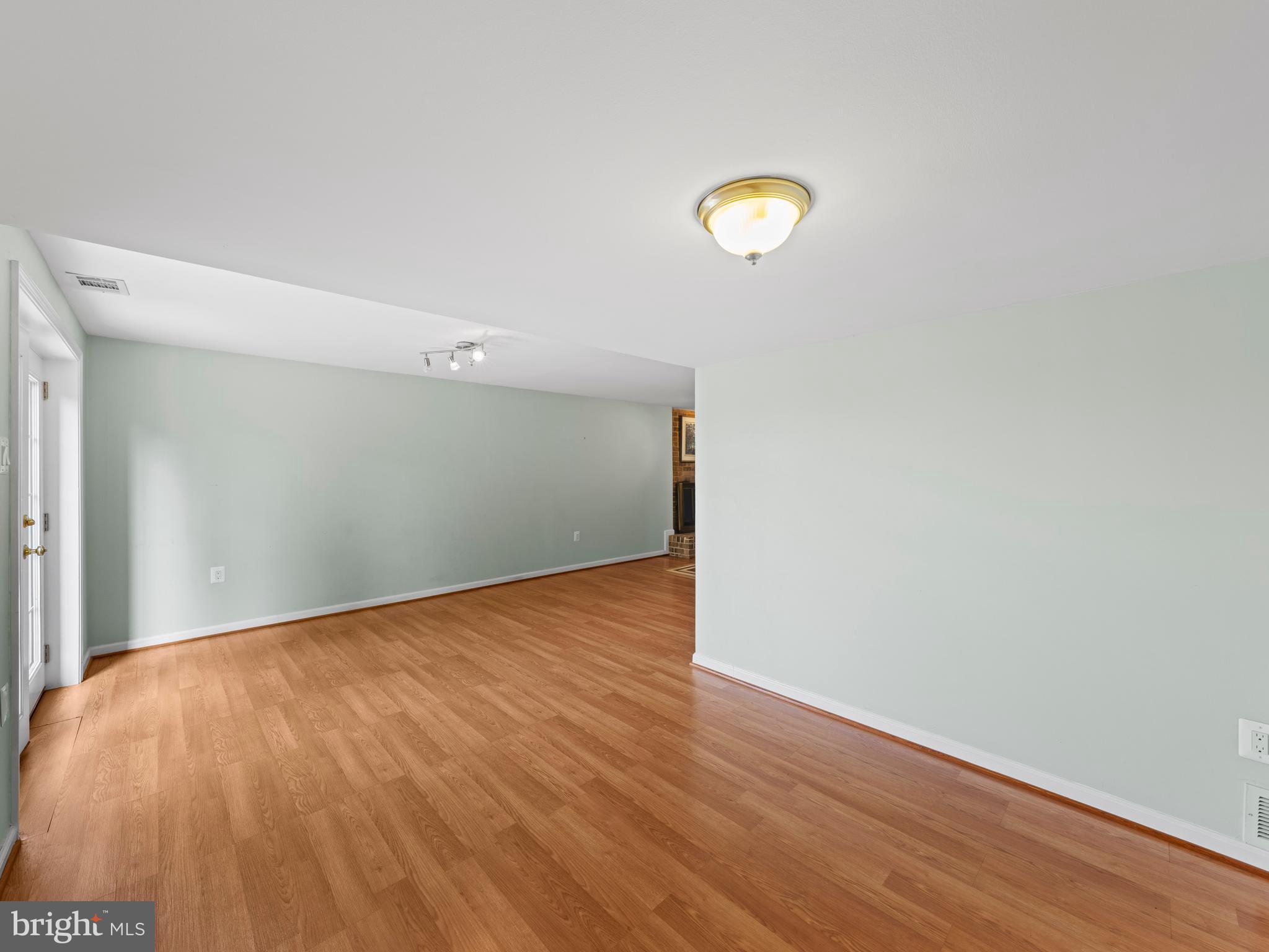 HERITAGE VILLAGE - Residential