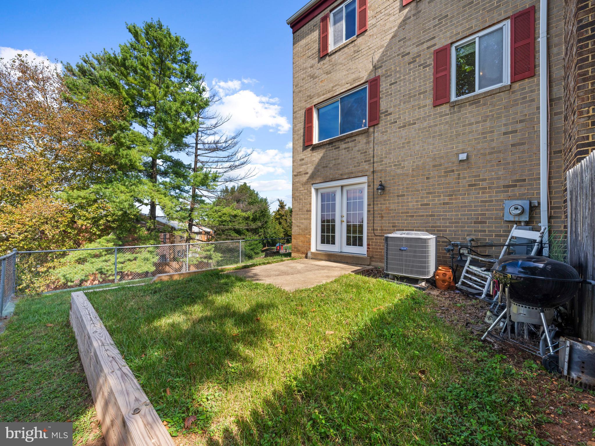 HERITAGE VILLAGE - Residential