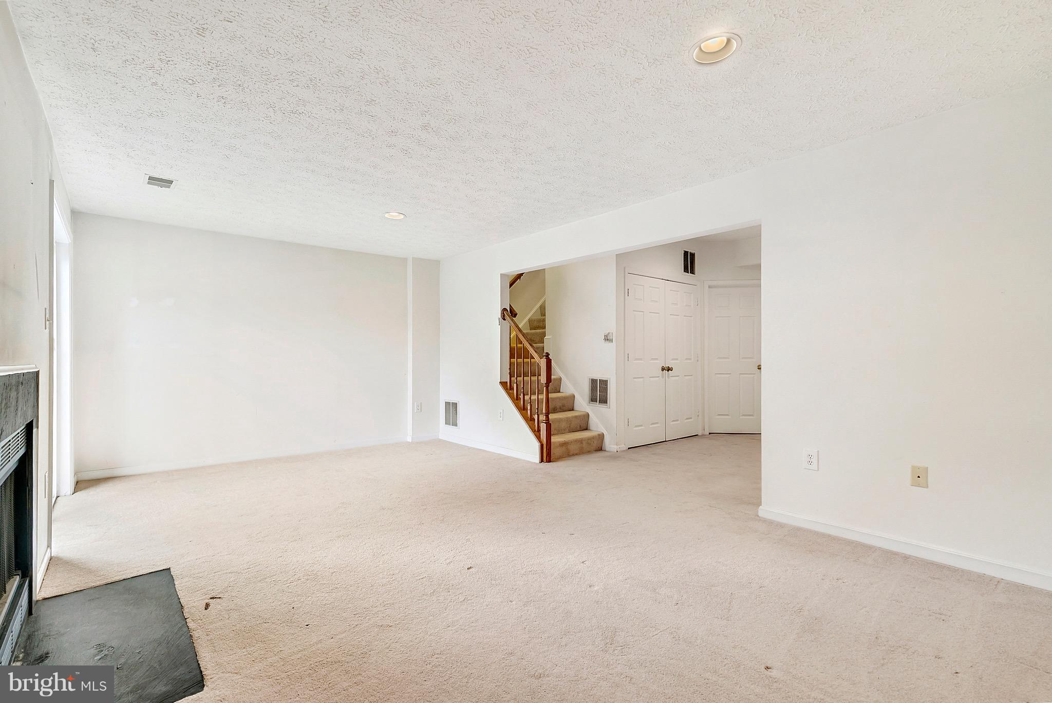 ASHBURN FARM - Residential