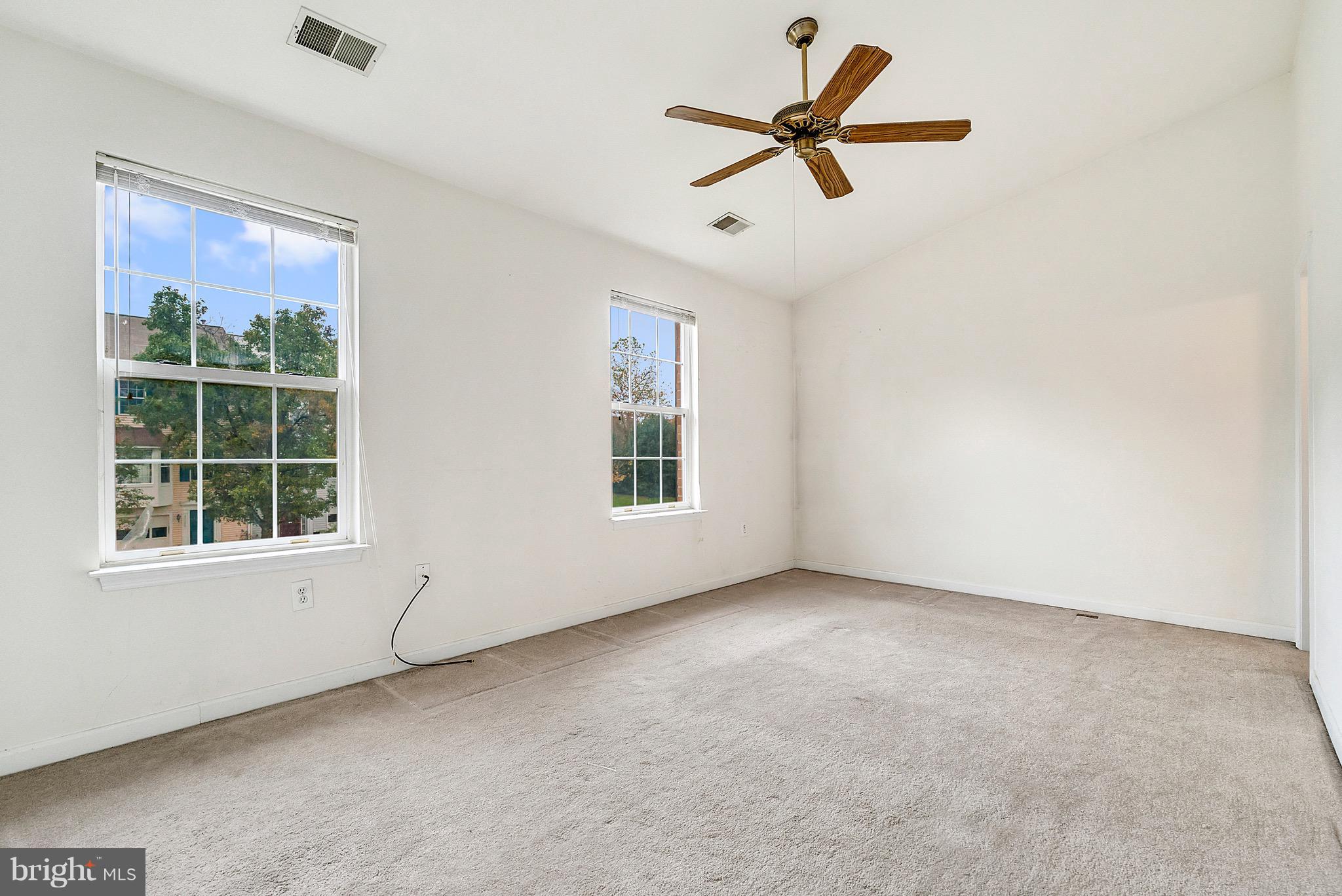 ASHBURN FARM - Residential