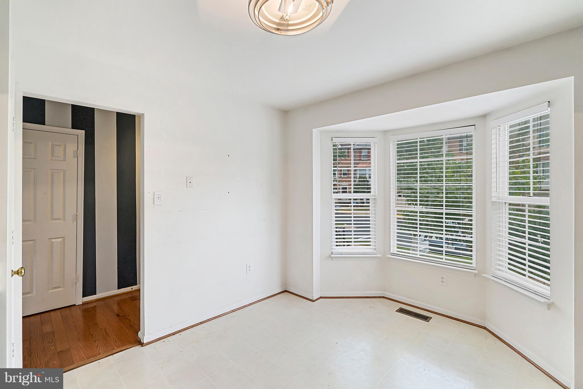 ASHBURN FARM - Residential