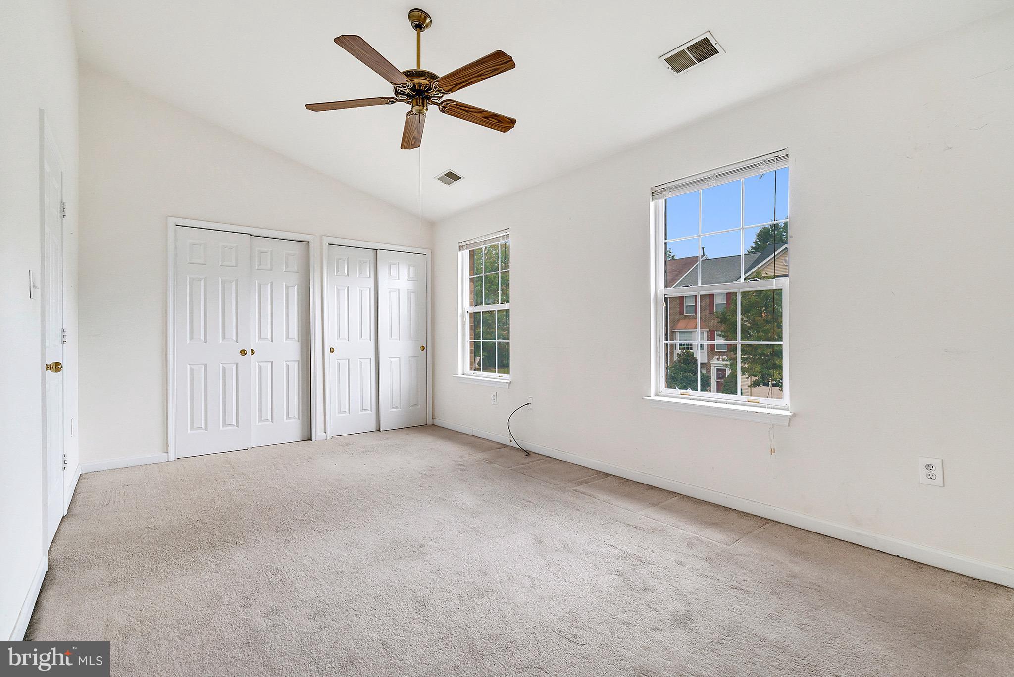 ASHBURN FARM - Residential