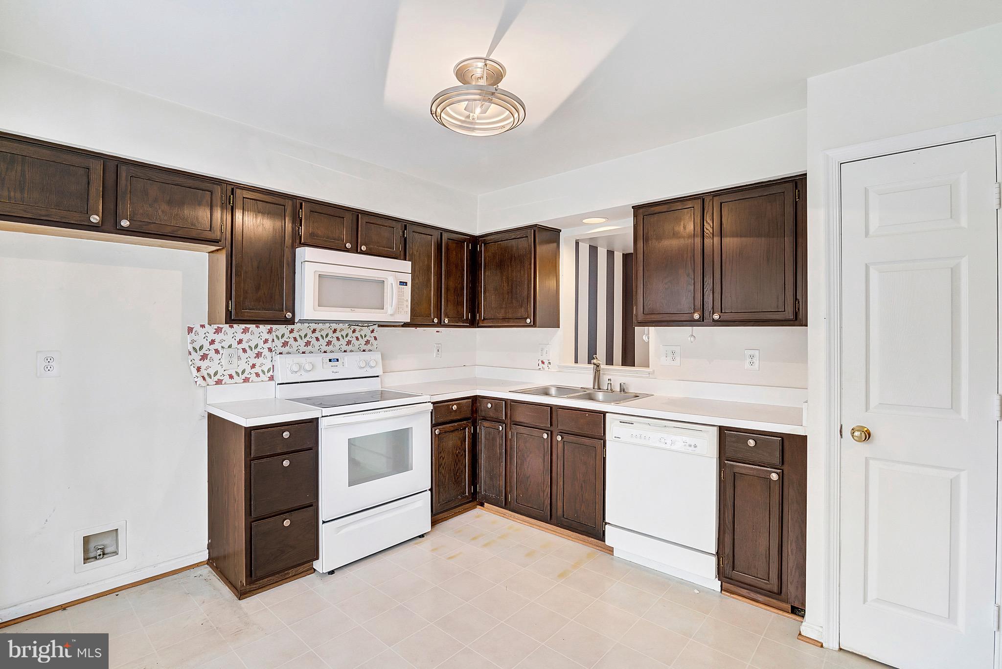 ASHBURN FARM - Residential