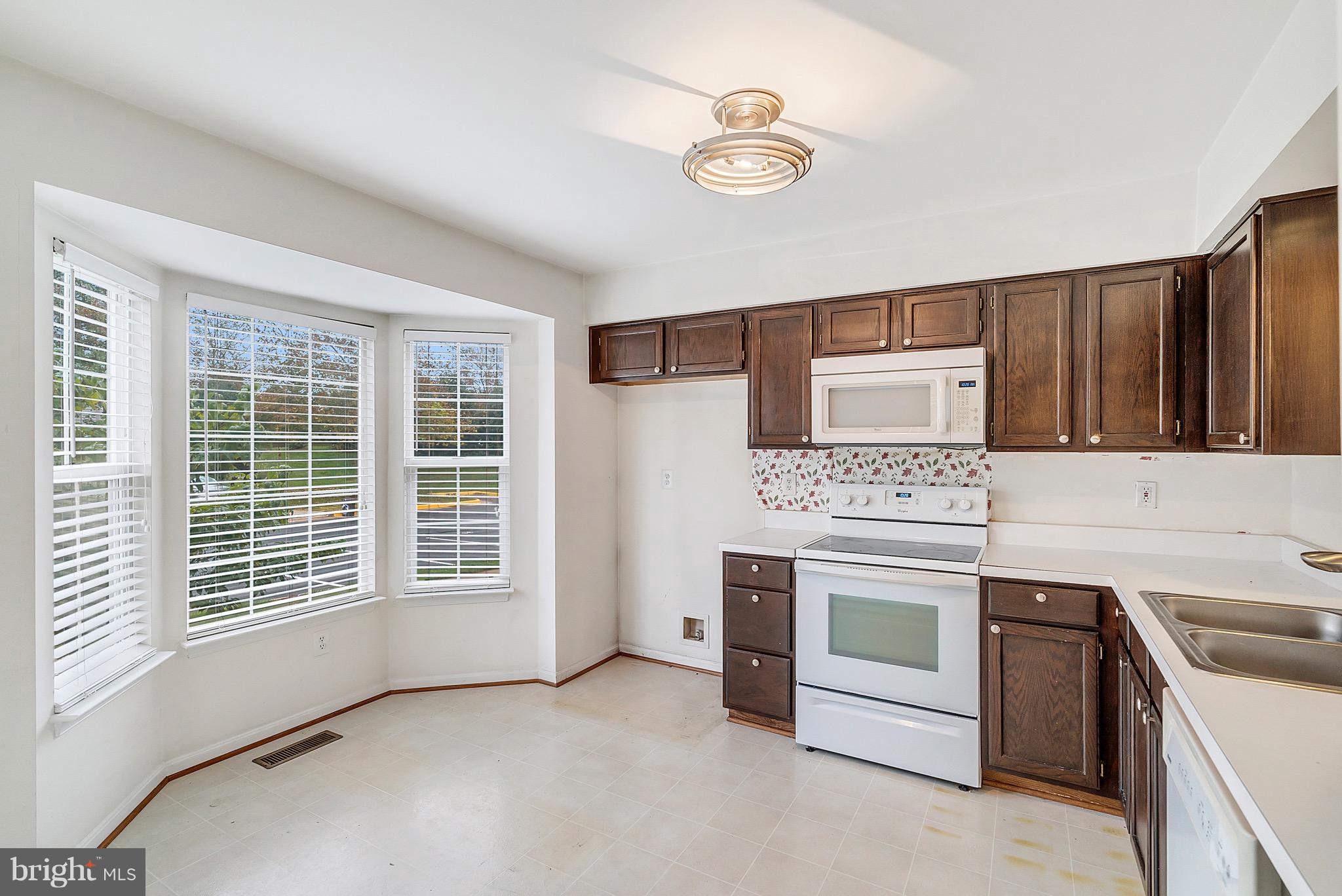 ASHBURN FARM - Residential