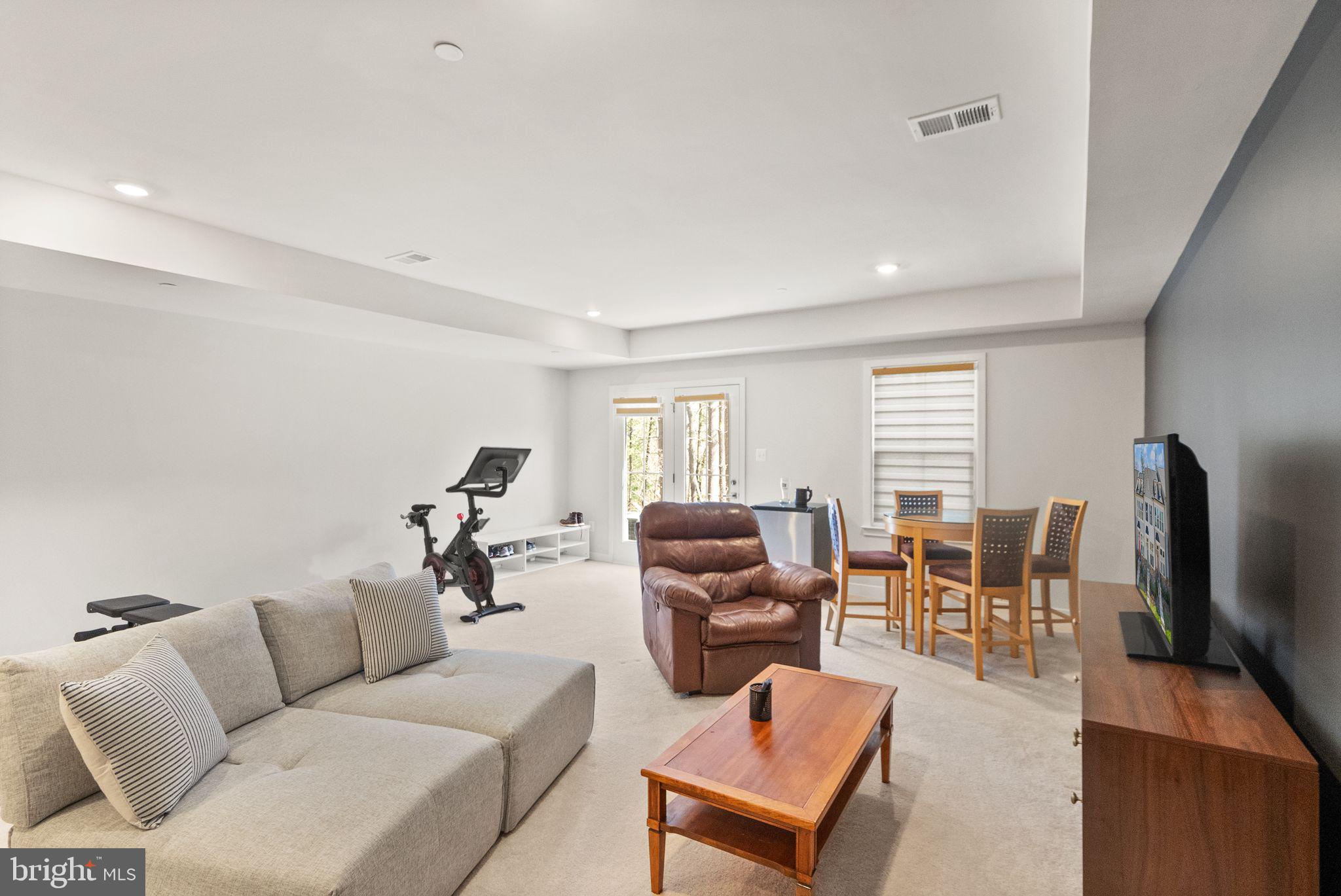 LAKE LINGANORE OAKDALE - Residential Lease