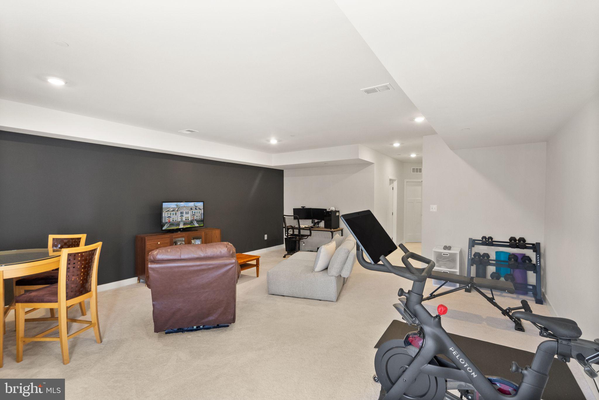 LAKE LINGANORE OAKDALE - Residential Lease