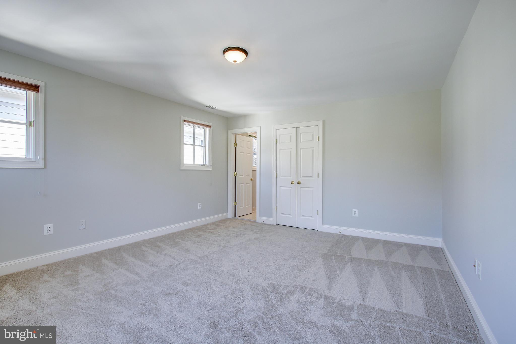 COUNTRY CLUB VILLAGE - Residential