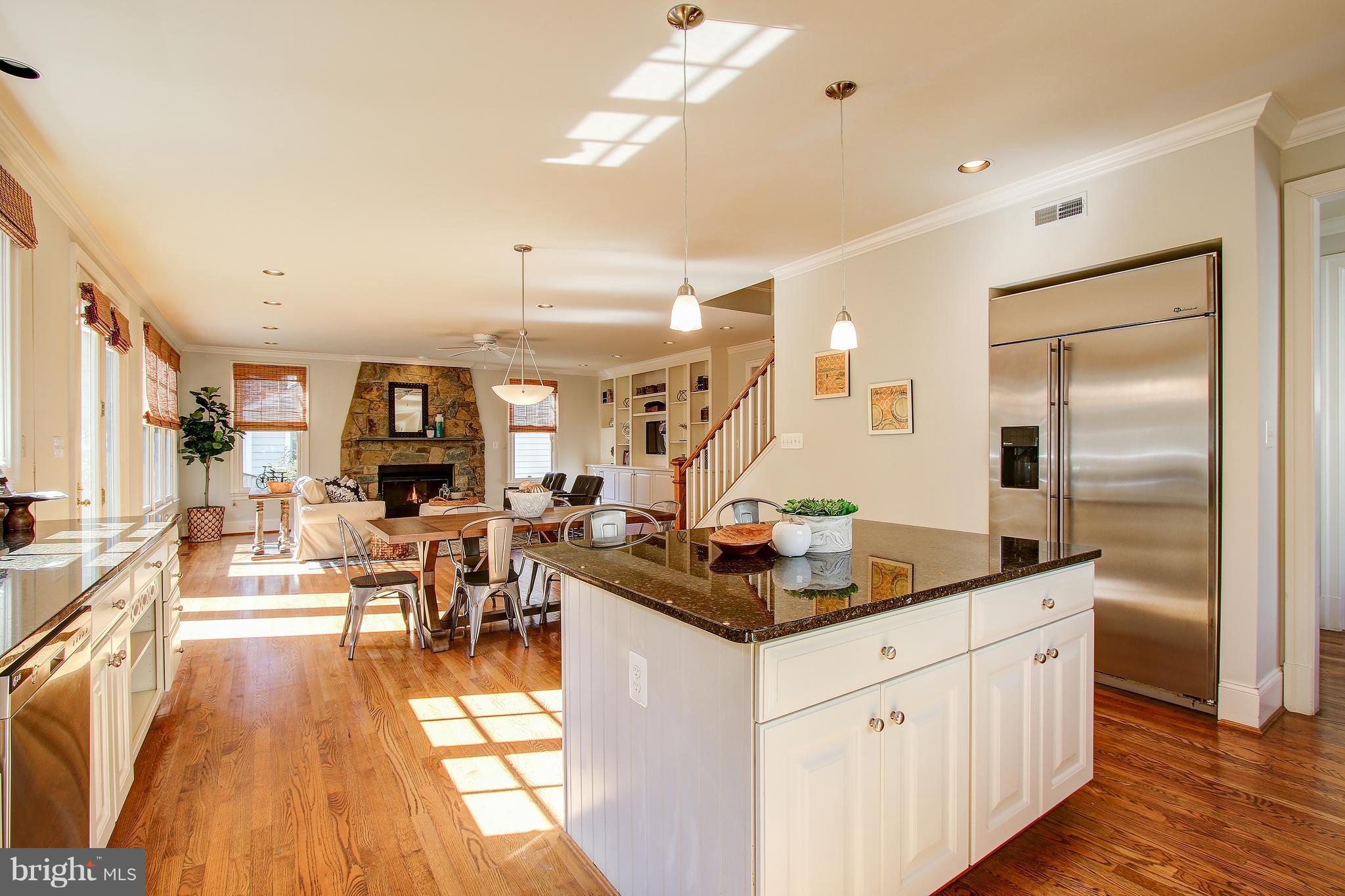 COUNTRY CLUB VILLAGE - Residential