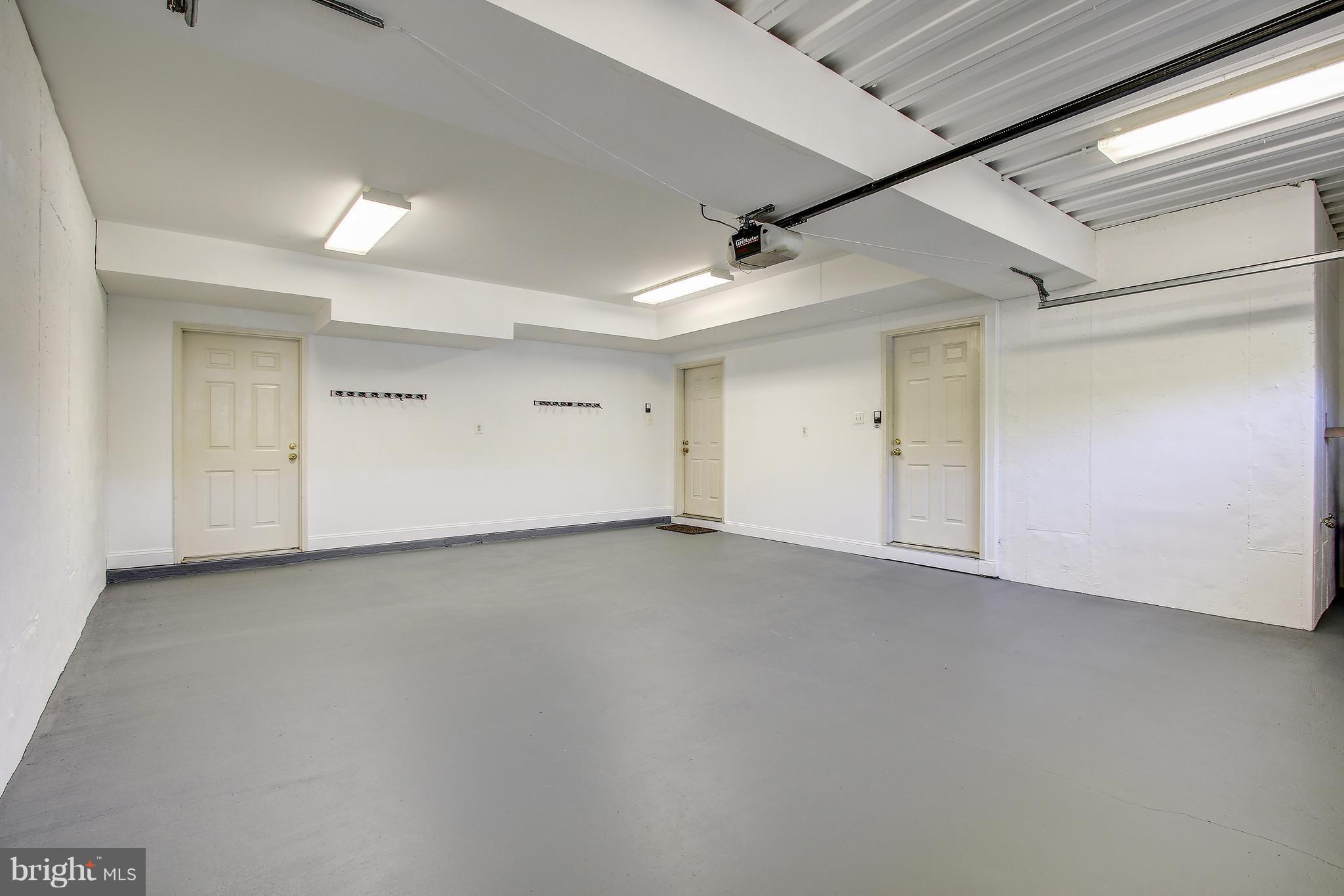 COUNTRY CLUB VILLAGE - Residential