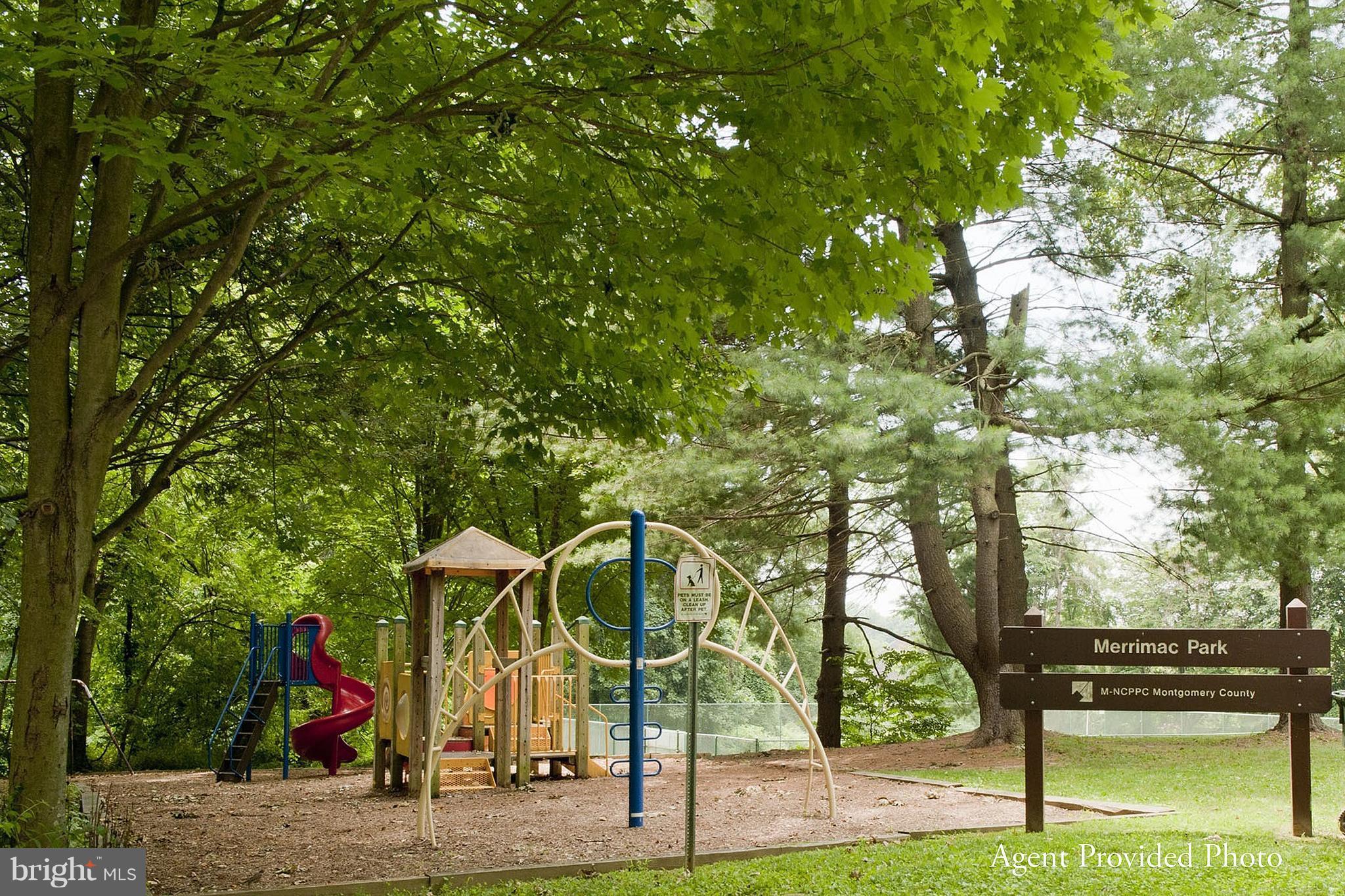 COUNTRY CLUB VILLAGE - Residential