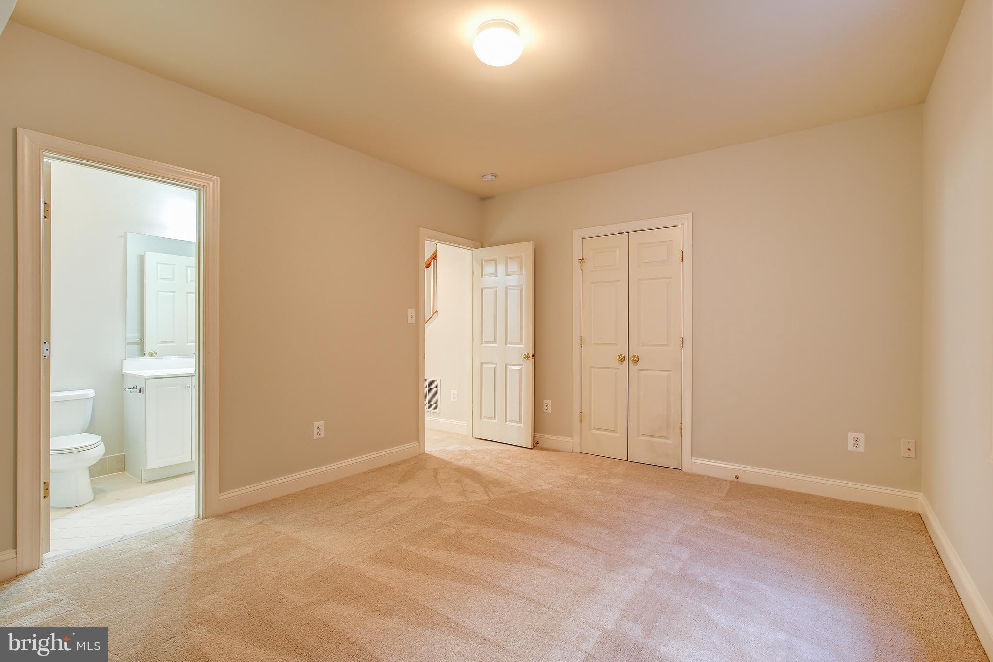 COUNTRY CLUB VILLAGE - Residential