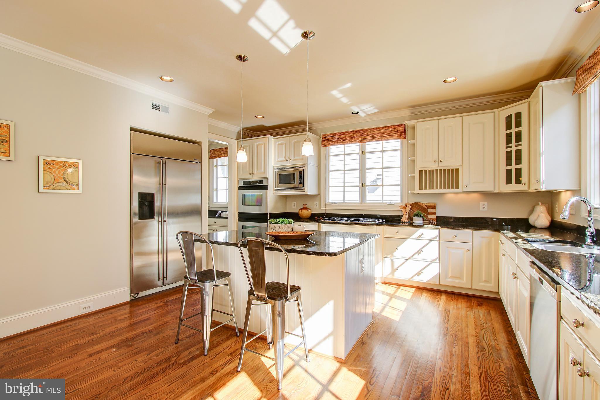 COUNTRY CLUB VILLAGE - Residential