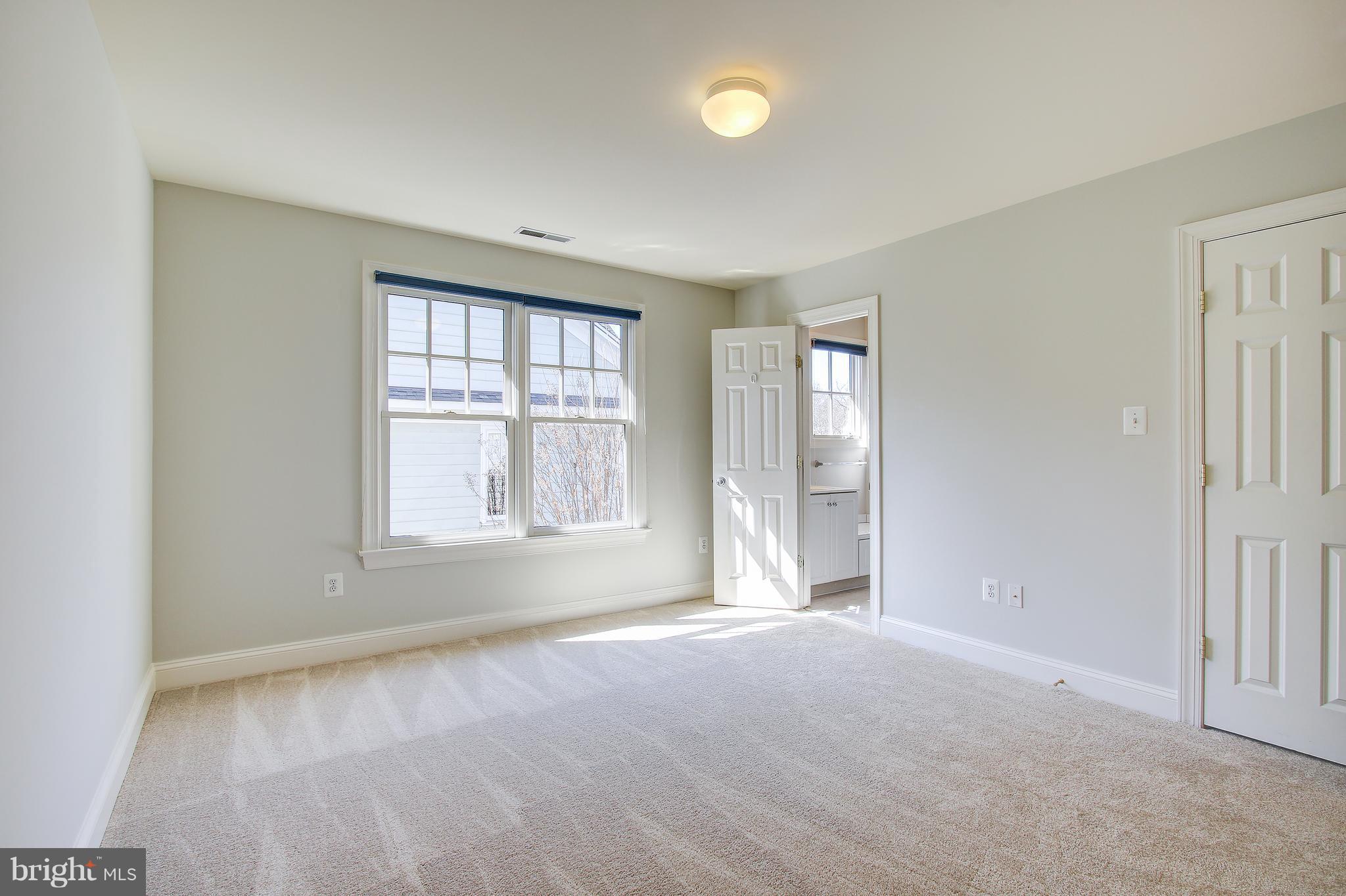 COUNTRY CLUB VILLAGE - Residential