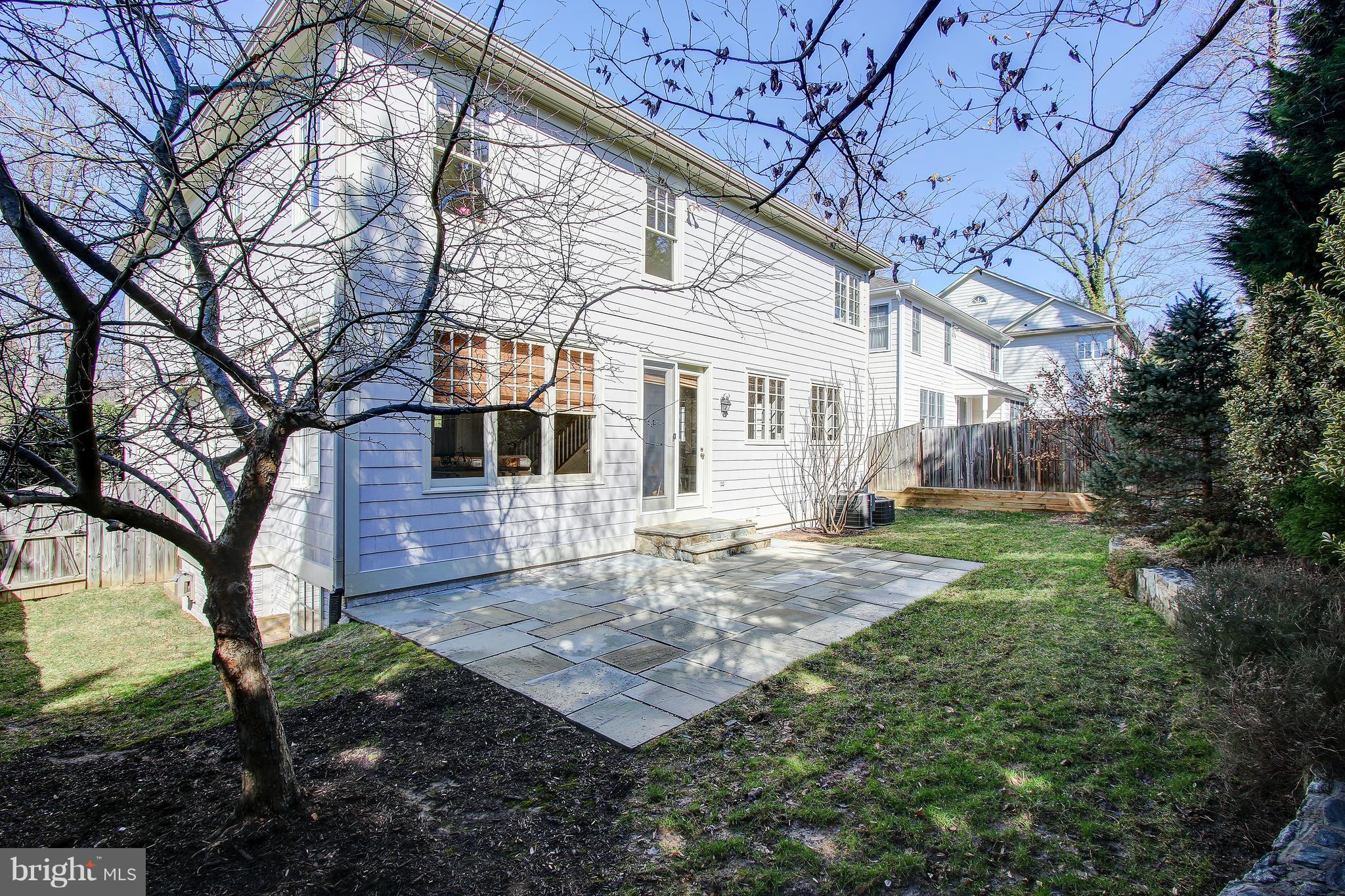 COUNTRY CLUB VILLAGE - Residential