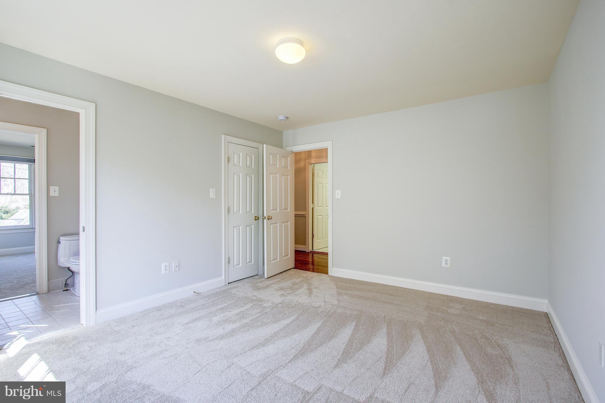 COUNTRY CLUB VILLAGE - Residential