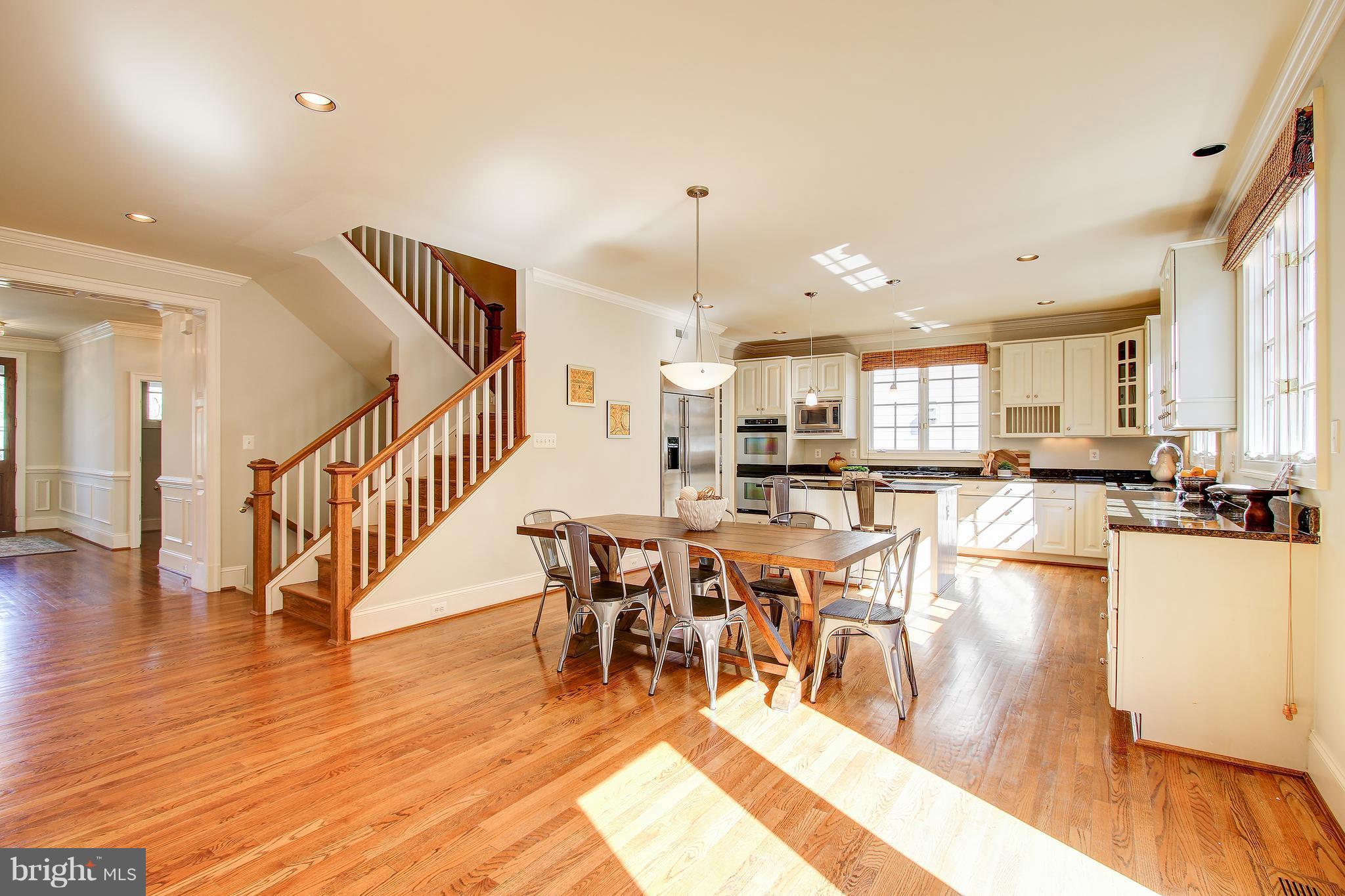 COUNTRY CLUB VILLAGE - Residential