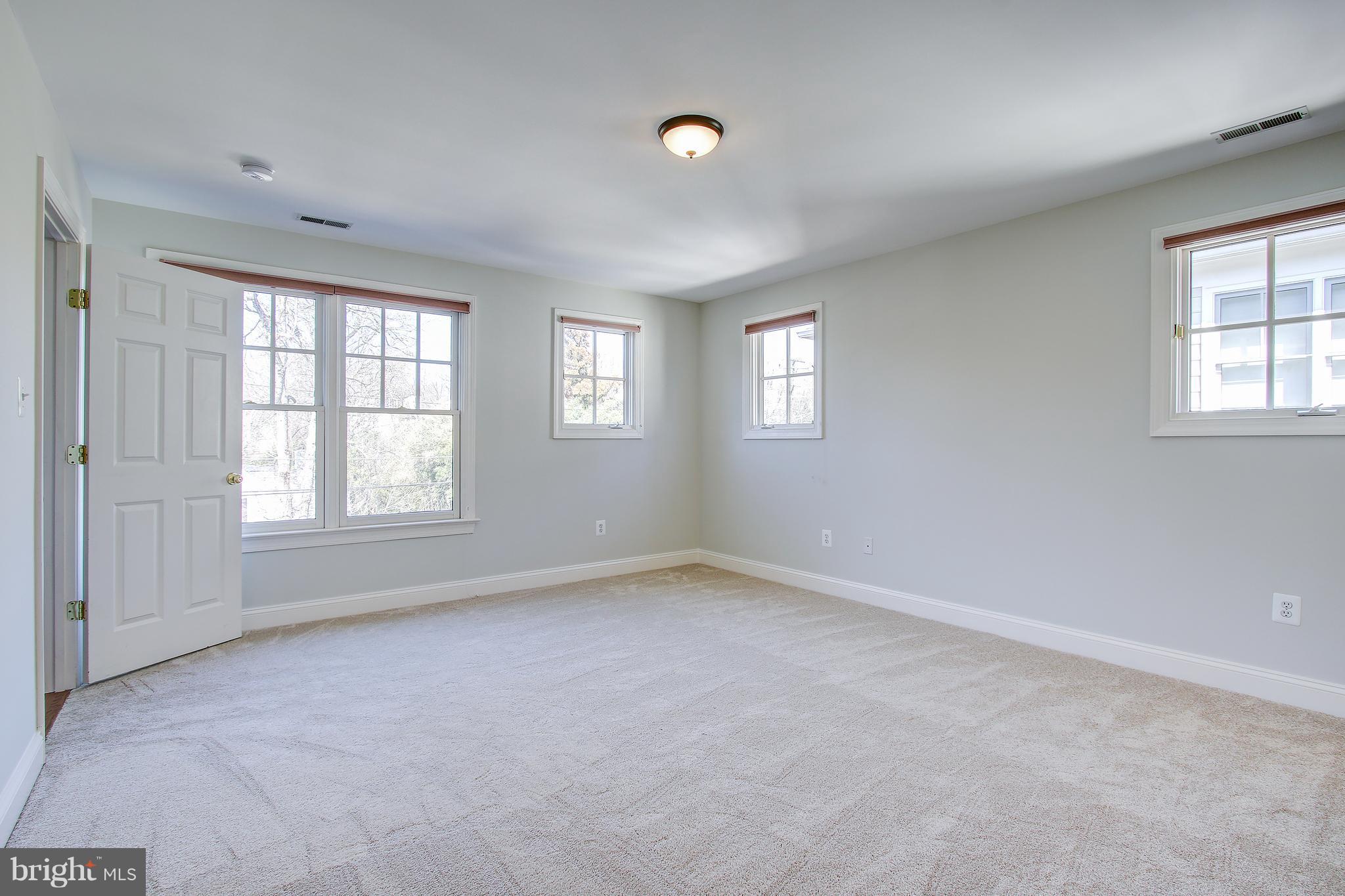 COUNTRY CLUB VILLAGE - Residential