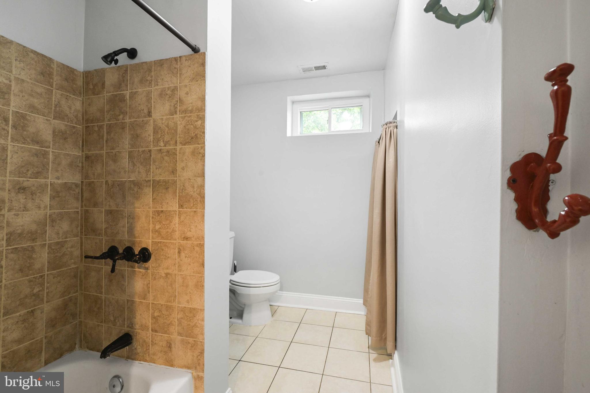 CHARLES VILLAGE - Residential