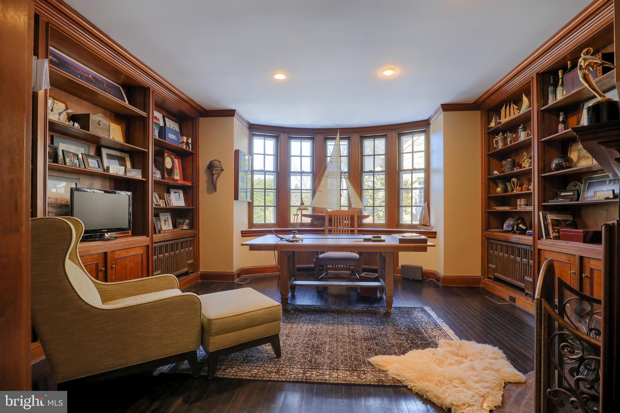 SCHOOL LANE HILLS - Residential