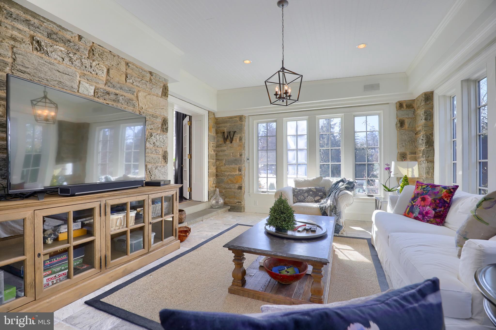 SCHOOL LANE HILLS - Residential