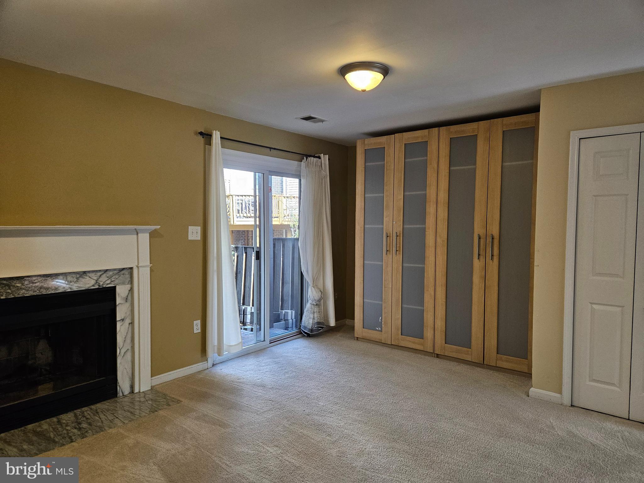 KINGSTOWNE - Residential Lease