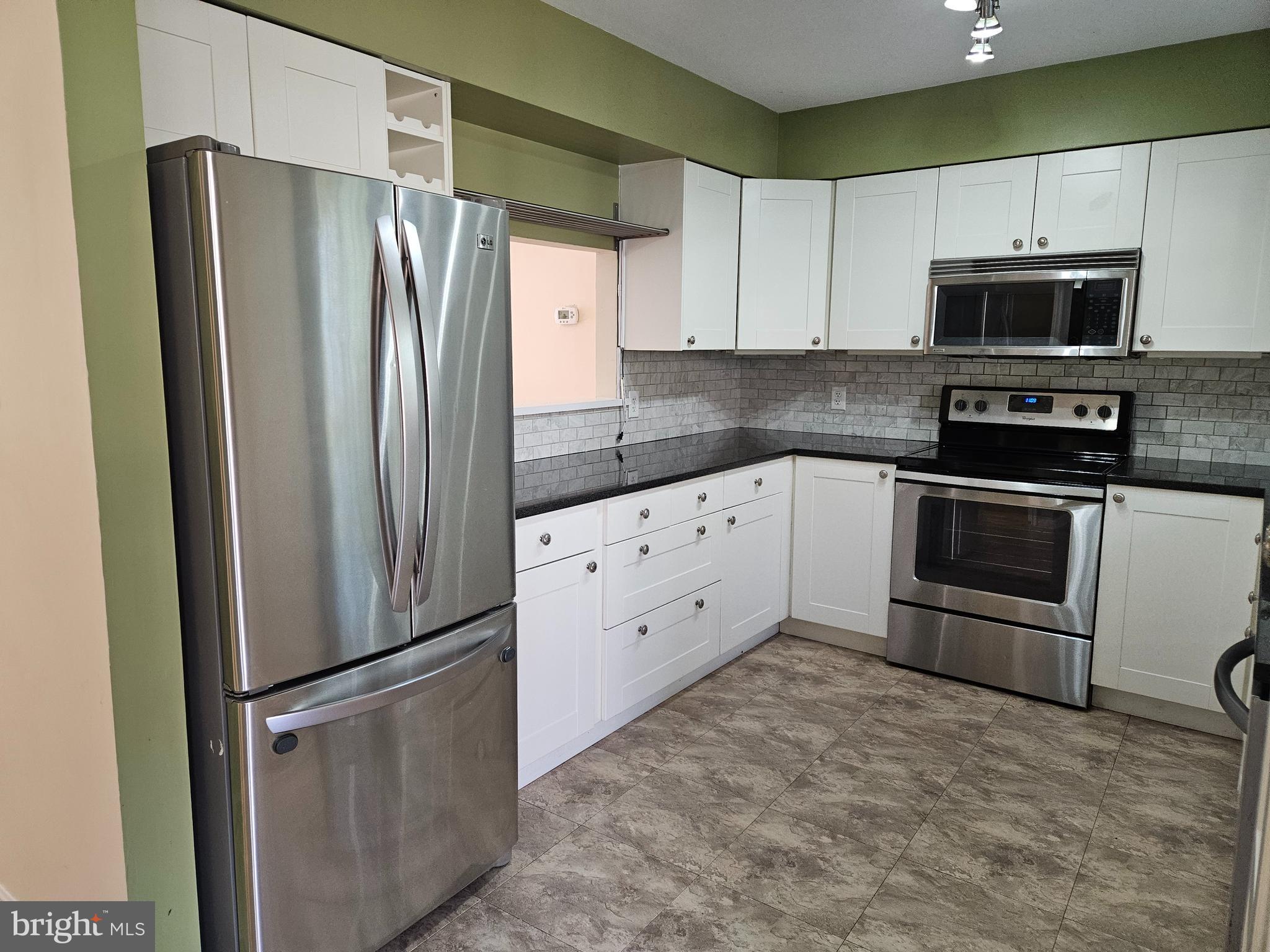 KINGSTOWNE - Residential Lease