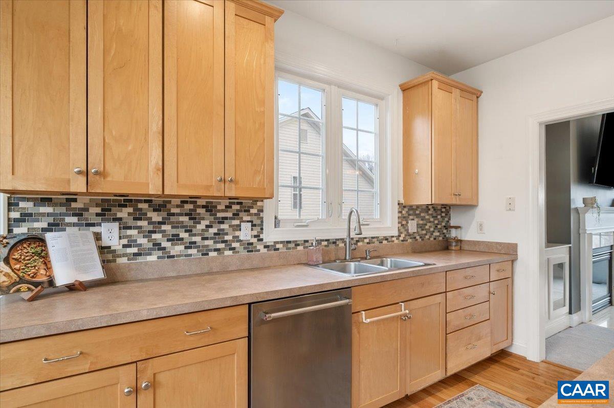 UNKNOWN - Residential Lease