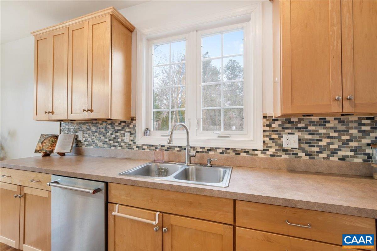 UNKNOWN - Residential Lease