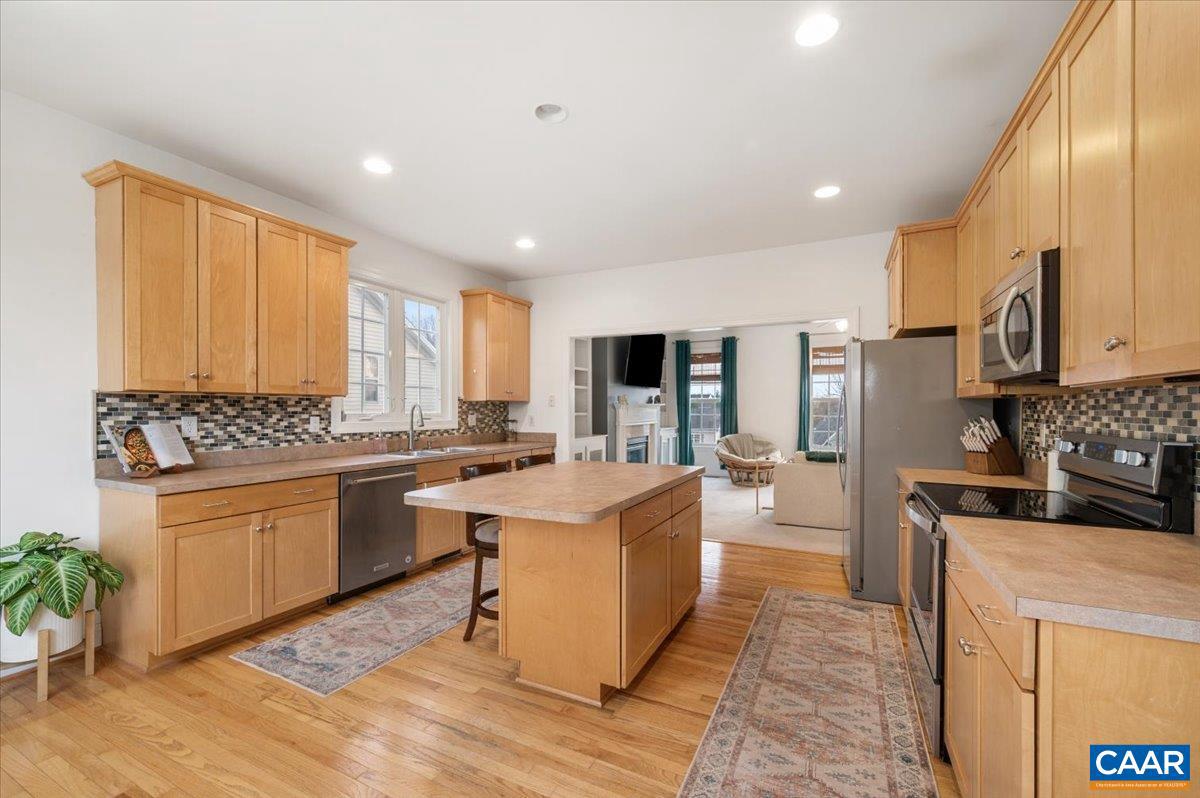 UNKNOWN - Residential Lease