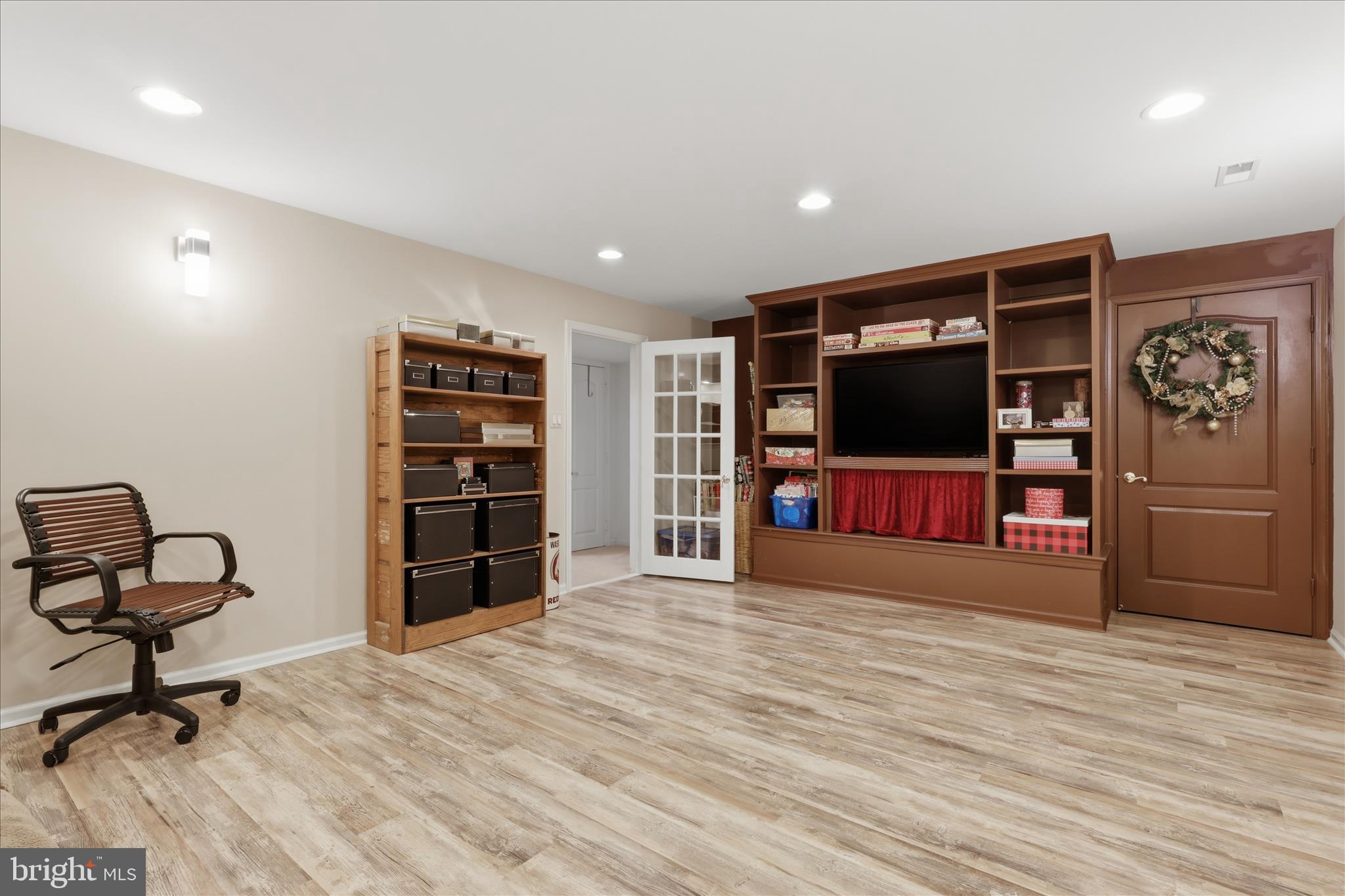 WORMANS MILL - Residential