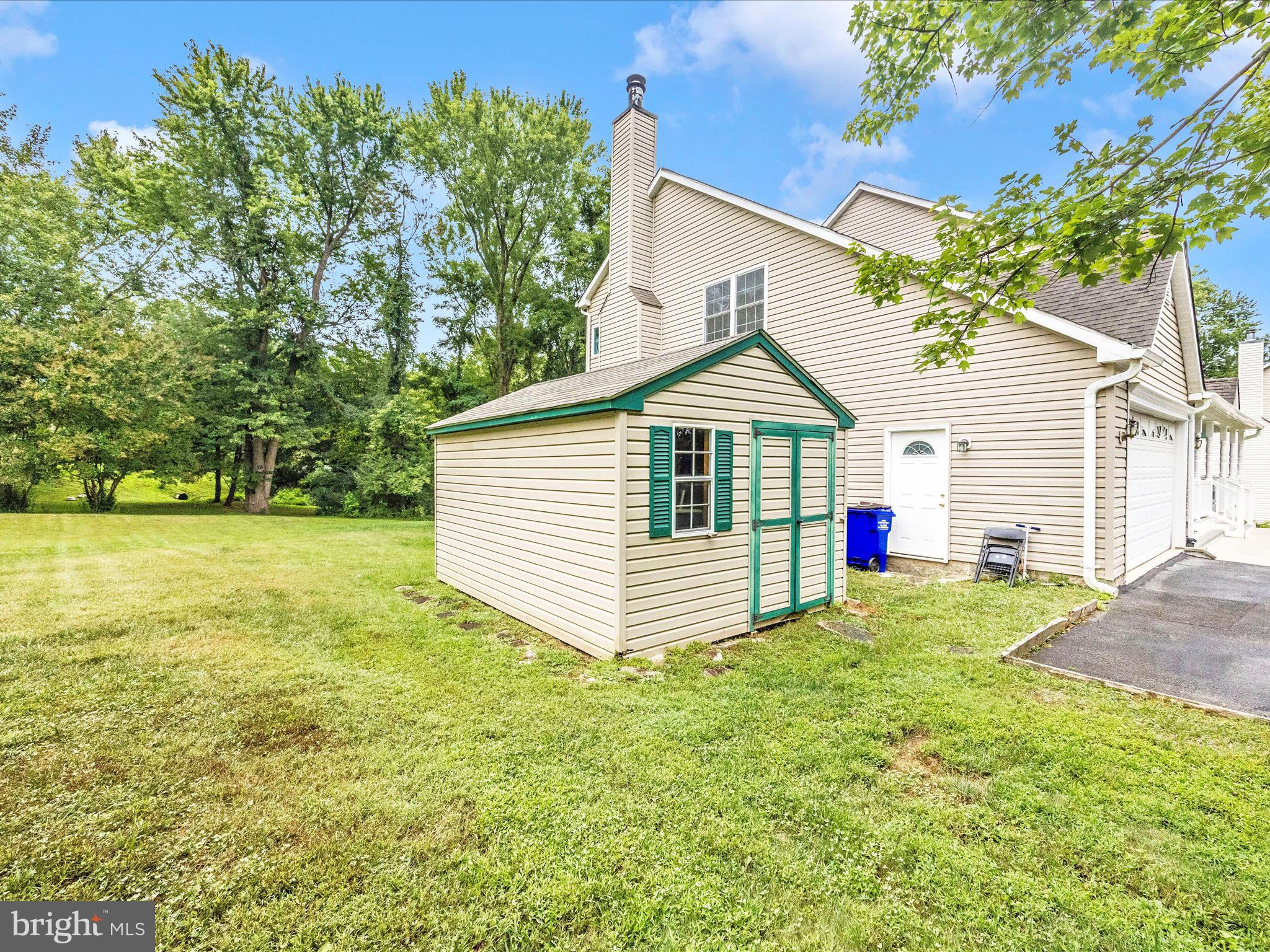 GERMANTOWN ESTATES - Residential Lease