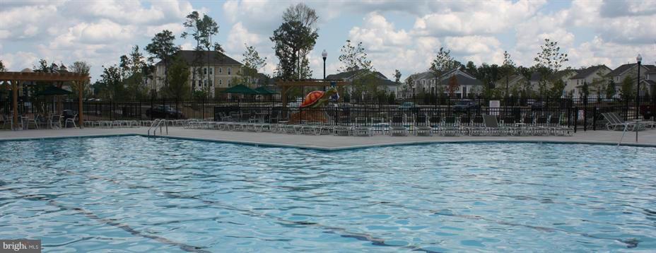 FIELDSIDE AT ST CHARLES - Residential