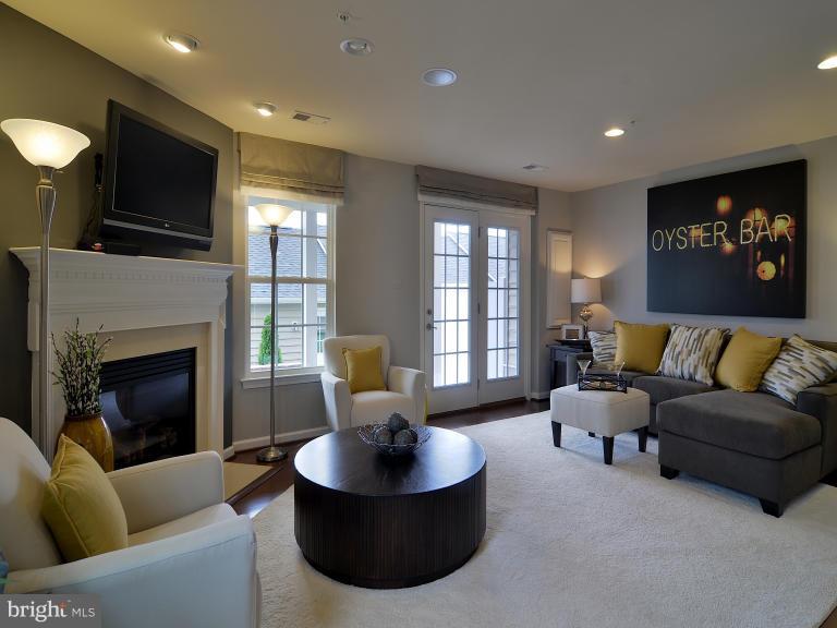 FIELDSIDE AT ST CHARLES - Residential