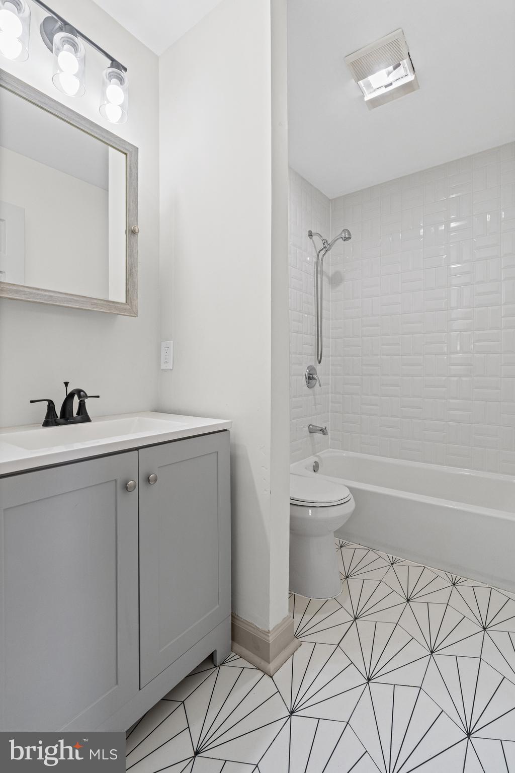 SANDTOWN-WINCHESTER - Residential