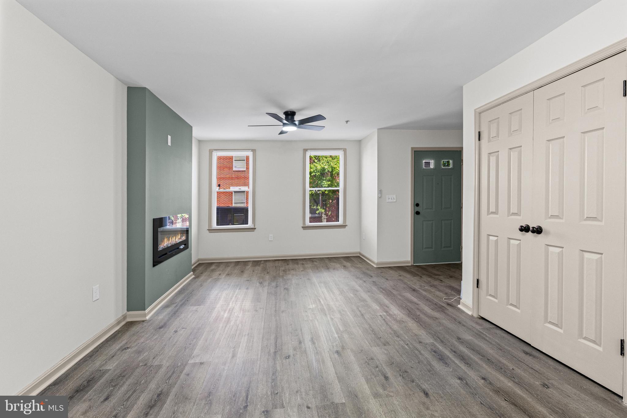 SANDTOWN-WINCHESTER - Residential