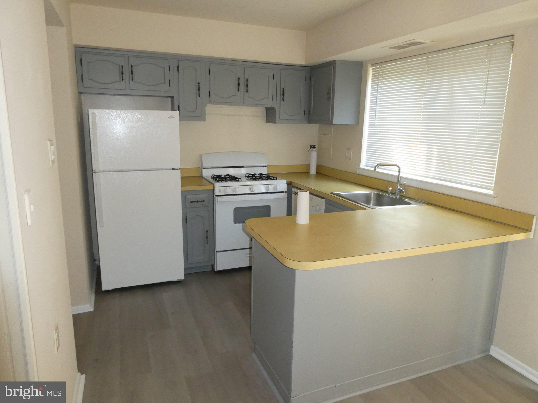 83 CHELSEA CIRCLE D151