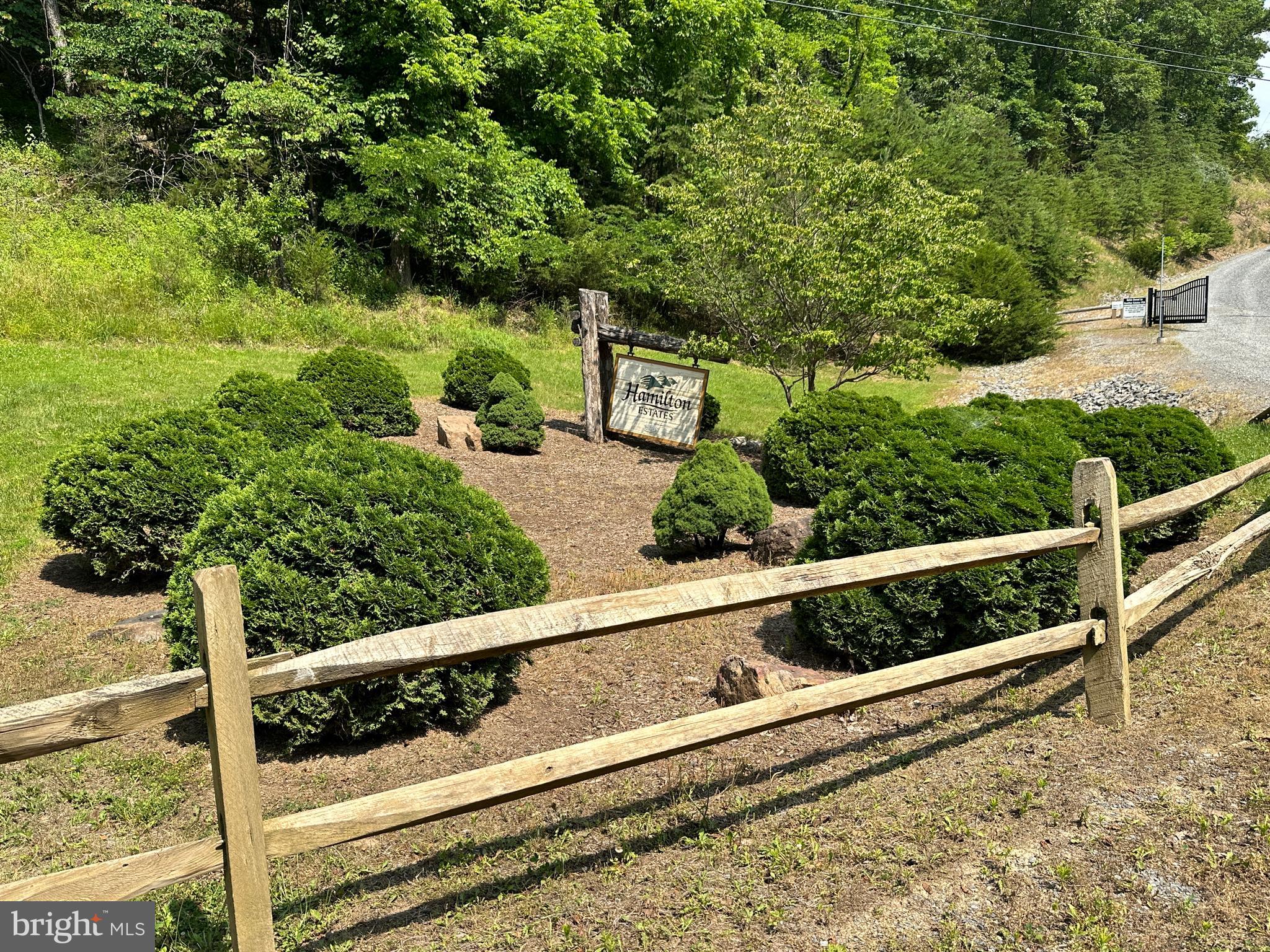 HAMILTON ESTATES - Land