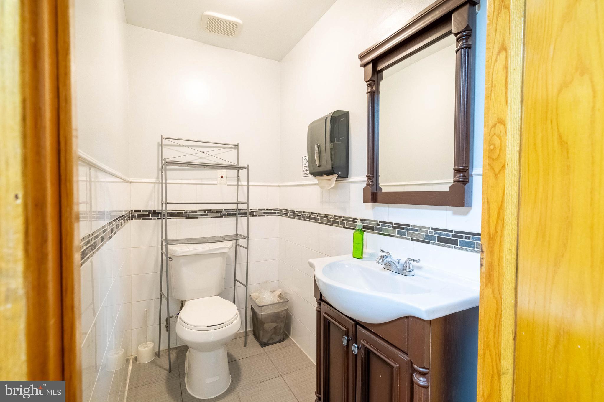 GRADUATE HOSPITAL - Commercial Sale