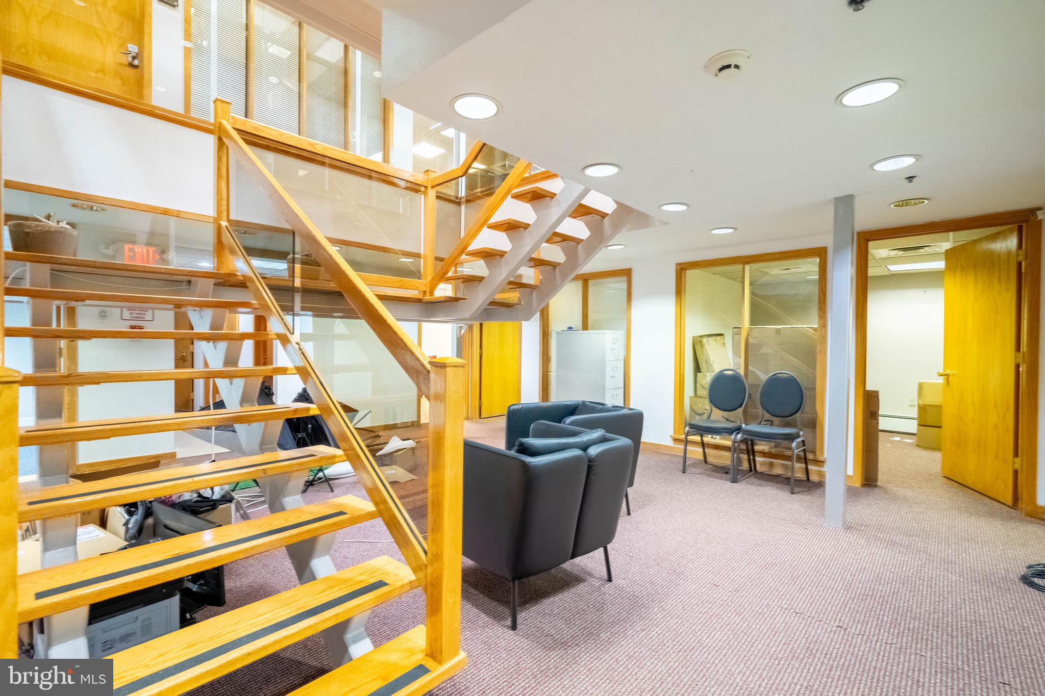 GRADUATE HOSPITAL - Commercial Sale