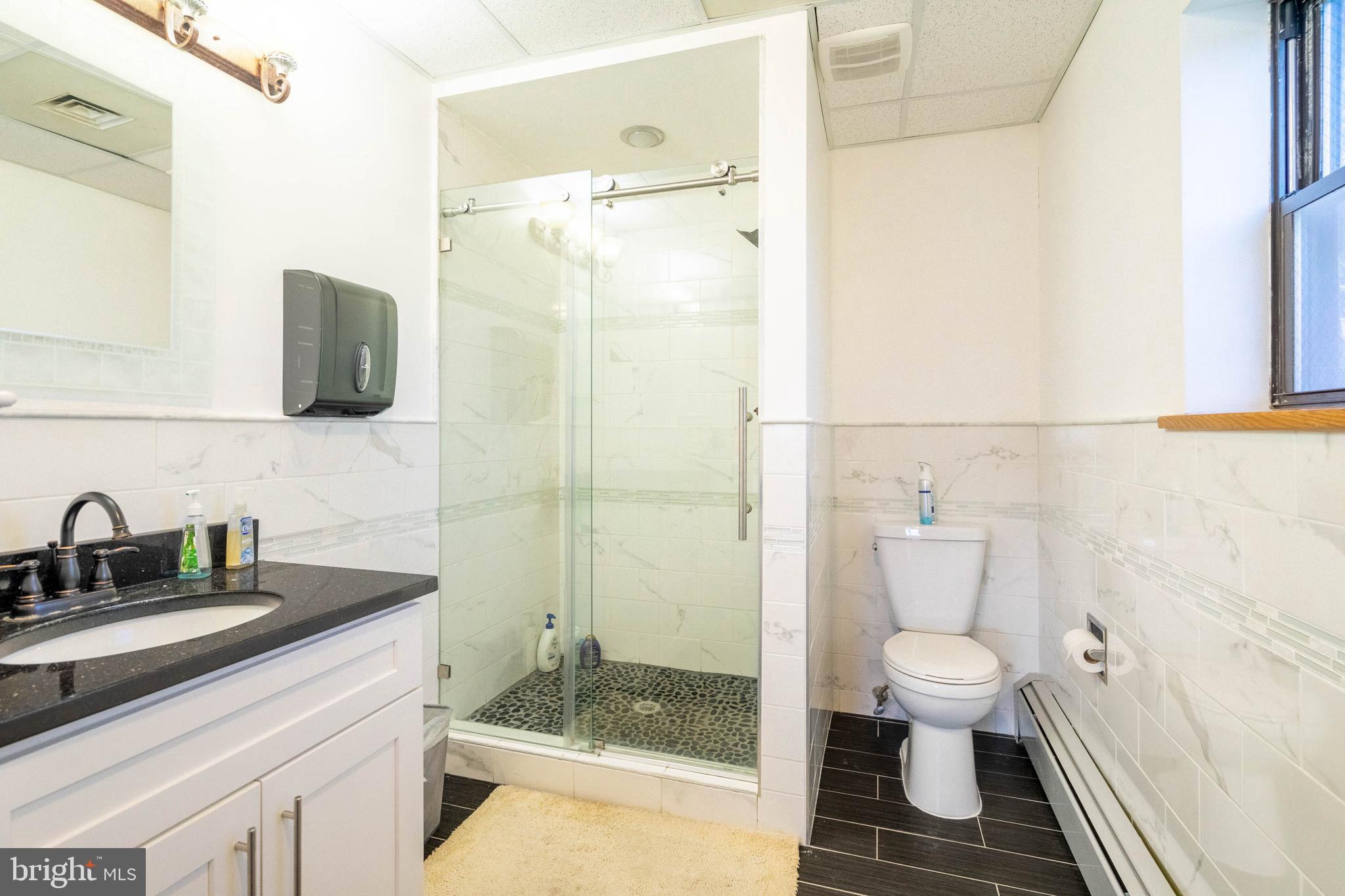 GRADUATE HOSPITAL - Commercial Sale