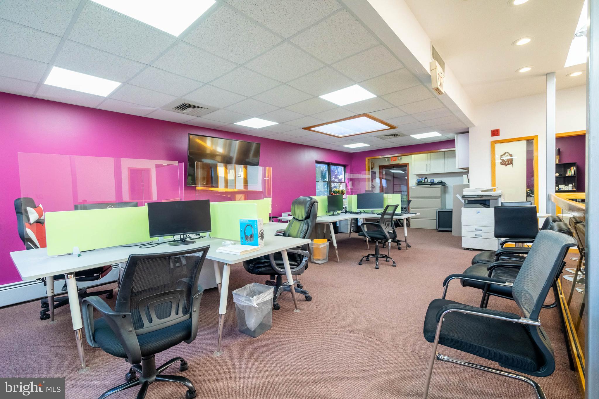 GRADUATE HOSPITAL - Commercial Sale