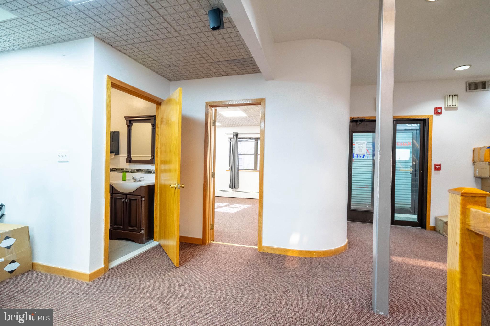 GRADUATE HOSPITAL - Commercial Sale