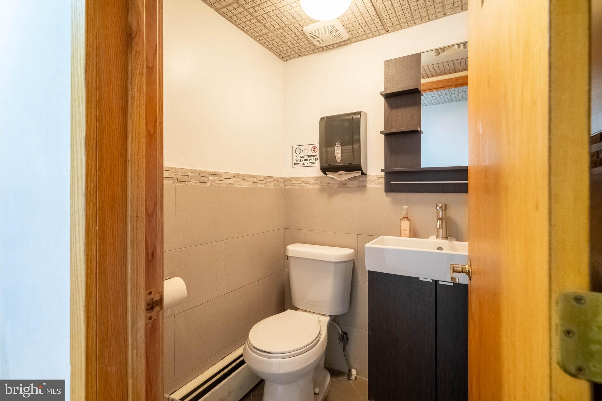 GRADUATE HOSPITAL - Commercial Sale