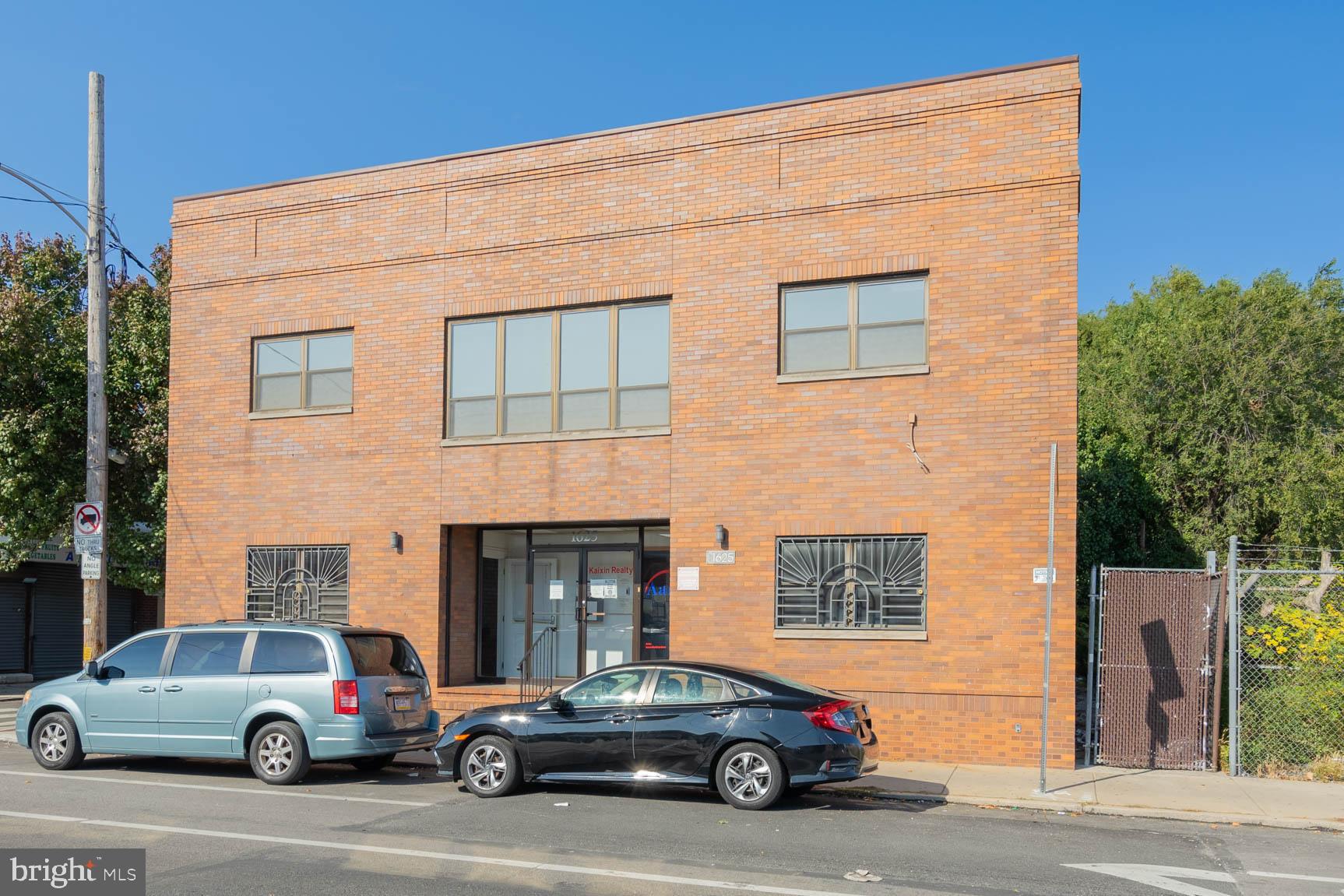 GRADUATE HOSPITAL - Commercial Sale