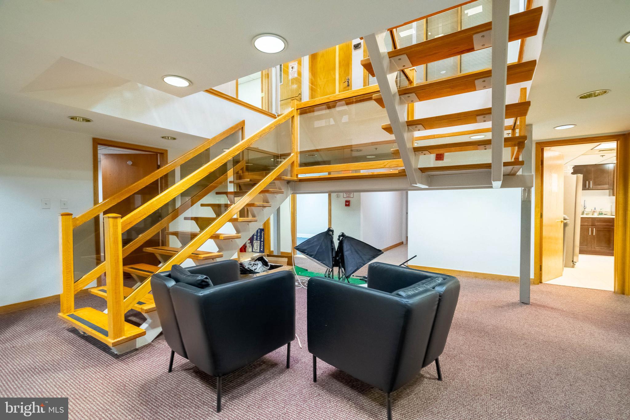 GRADUATE HOSPITAL - Commercial Sale