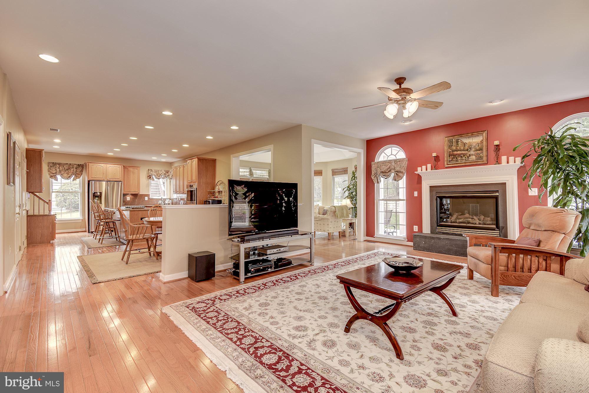 HILLSIDE MANOR - Residential