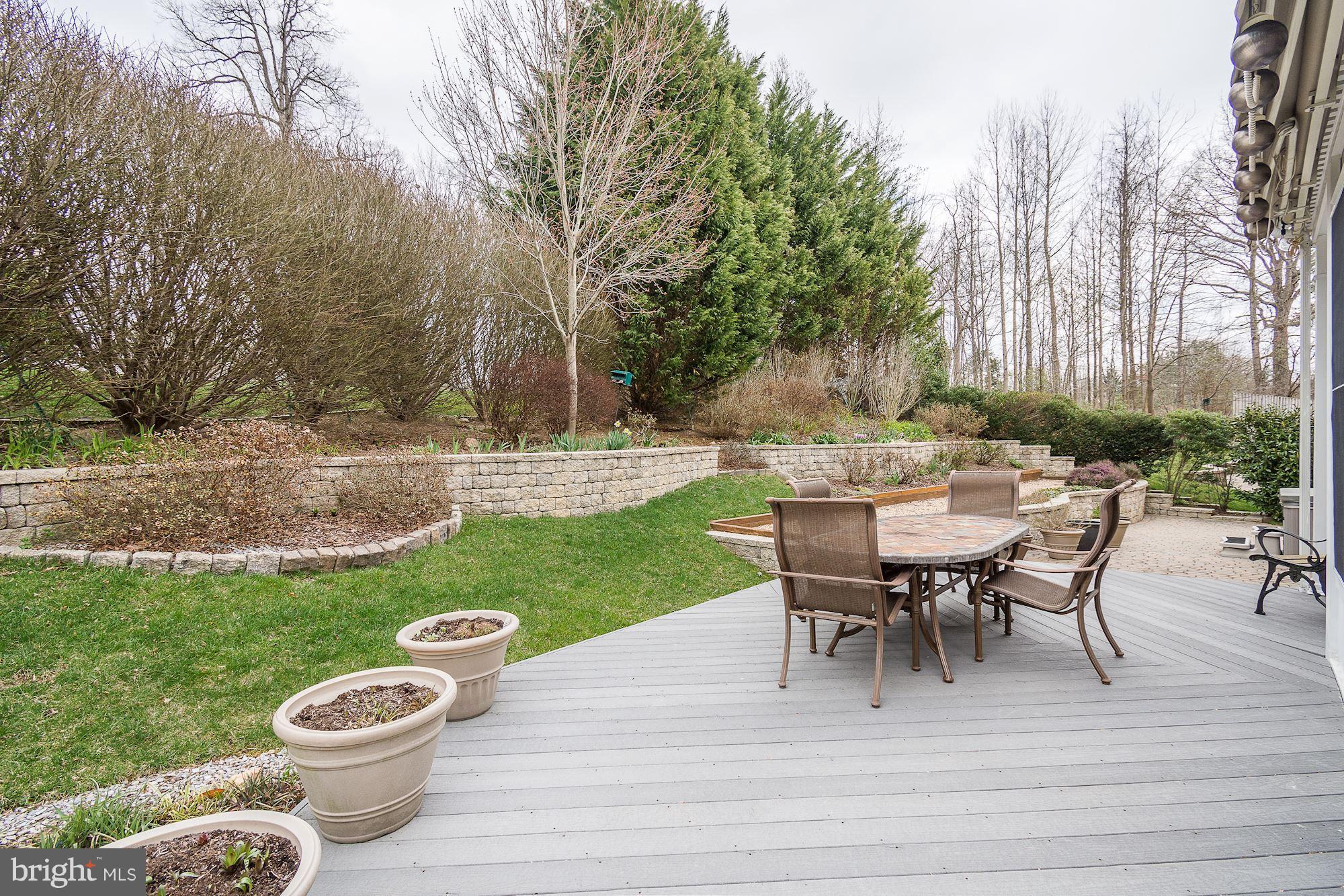 HILLSIDE MANOR - Residential