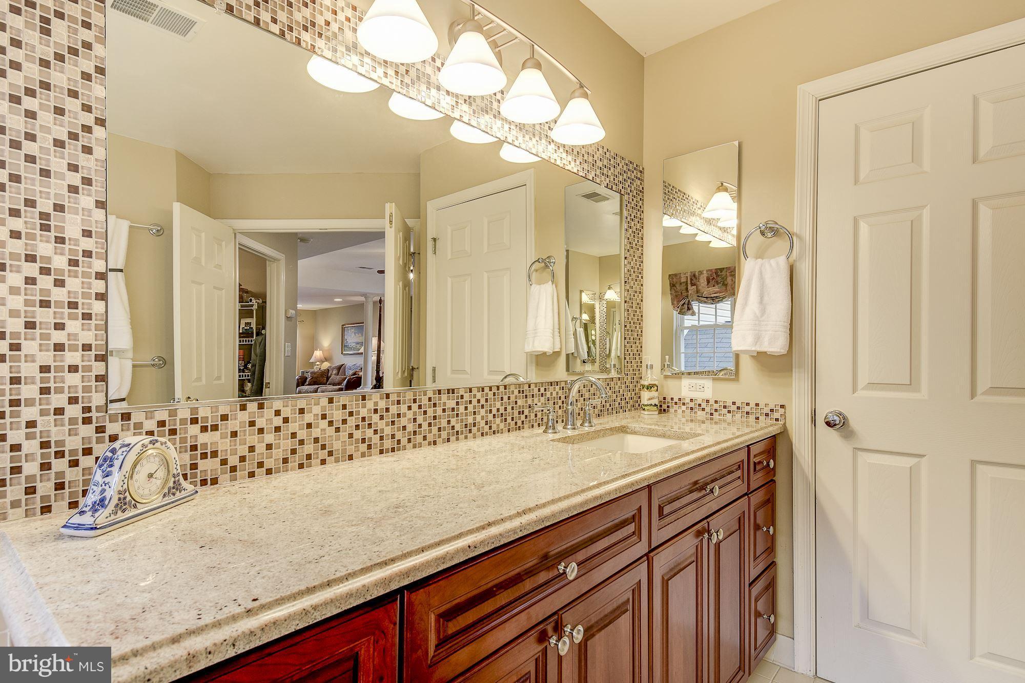 HILLSIDE MANOR - Residential