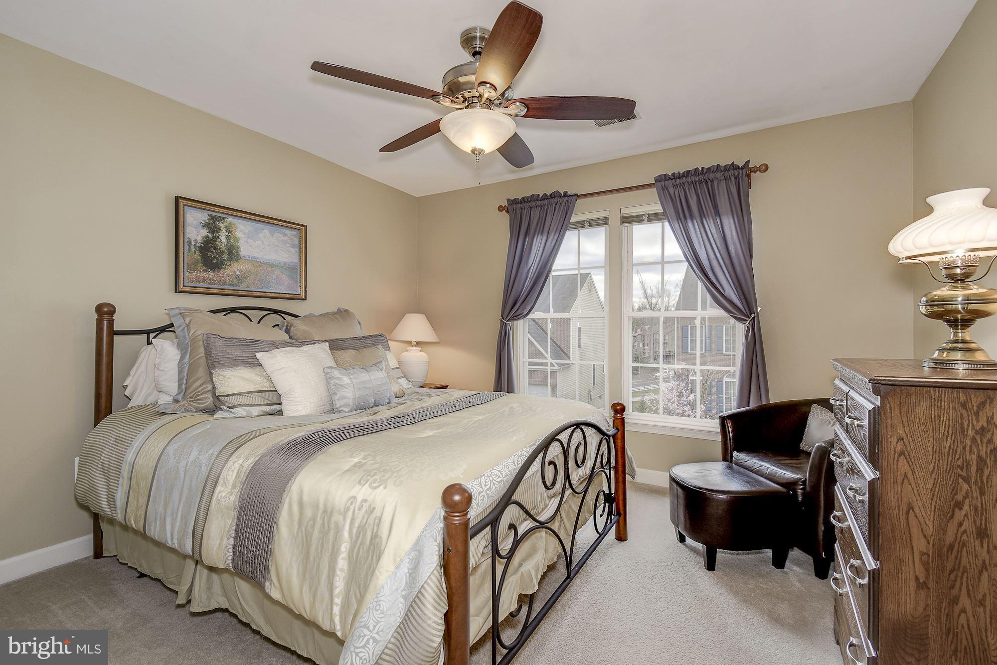 HILLSIDE MANOR - Residential