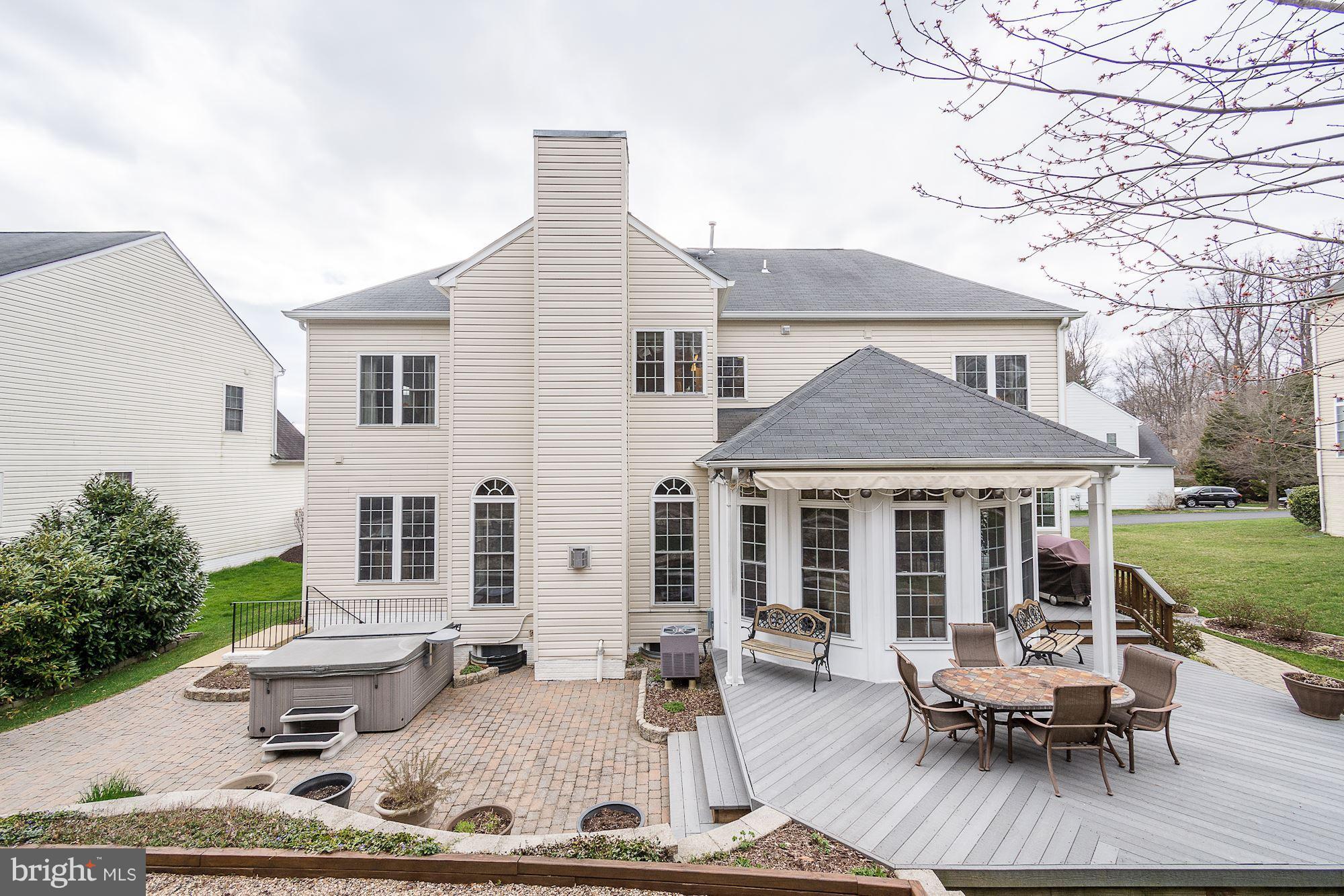 HILLSIDE MANOR - Residential